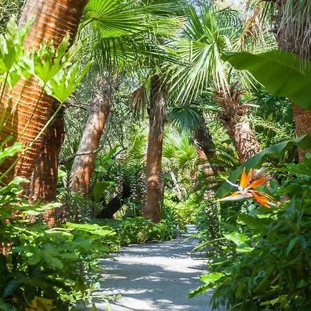 בית הארחה Domaine Les Mesanges 4*