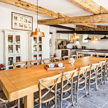 Domaine Les Mesanges בית הארחה