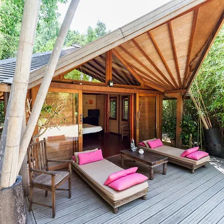 בית הארחה Domaine Les Mesanges 4*