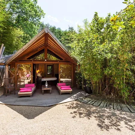 Domaine Les Mesanges בית הארחה