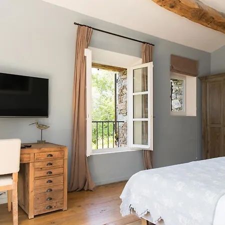 Domaine Les Mesanges 4*