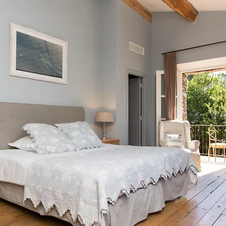 Domaine Les Mesanges בית הארחה