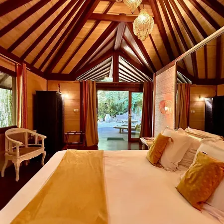 Domaine Les Mesanges Guest house Gassin