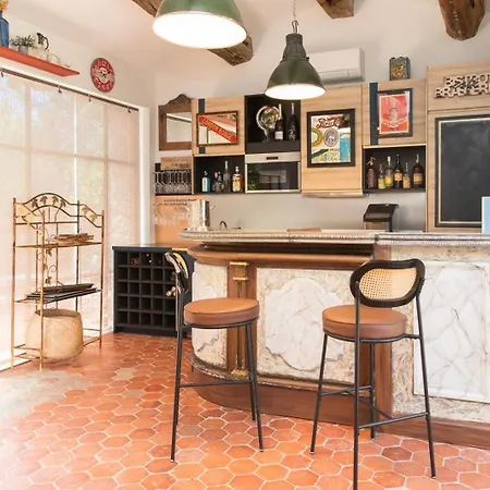 Domaine Les Mesanges 4* גאסה