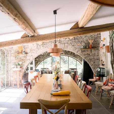 Domaine Les Mesanges Гостевой дом 4*