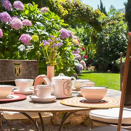 Гостевой дом Domaine Les Mesanges 4*