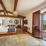 Domaine Les Mesanges 4*