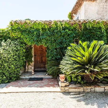 Pensjonat Domaine Les Mesanges 3*