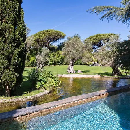 Domaine Les Mesanges 4*