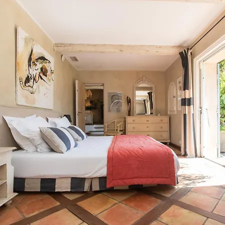 Domaine Les Mesanges Pensjonat 3*