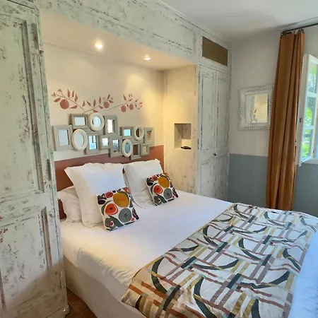 Pensjonat Domaine Les Mesanges 3*
