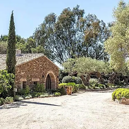 Domaine Les Mesanges Pensjonat 4*