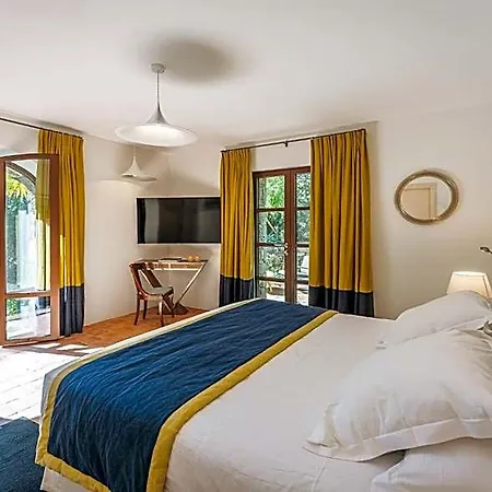 Domaine Les Mésanges Affittacamere 4*