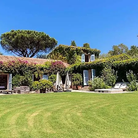 Pensjonat Domaine Les Mesanges 4*