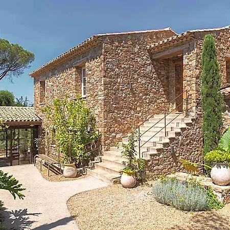 Domaine Les Mesanges 4*