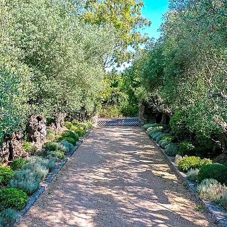 Domaine Les Mesanges Penzion 4*