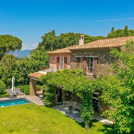 Domaine Les Mesanges 4*
