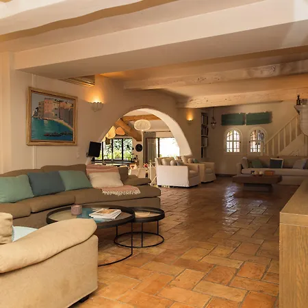 Domaine Les Mesanges 4*