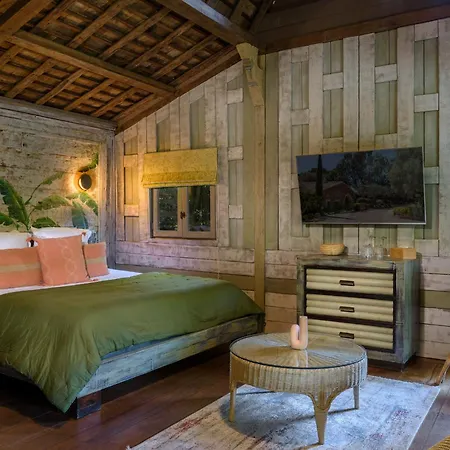 Domaine Les Mesanges 4*