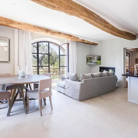 Domaine Les Mésanges 4*