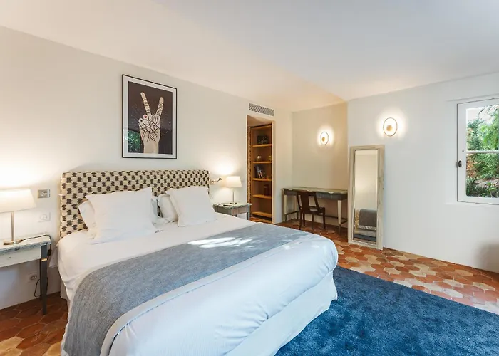 بيت ضيافة Domaine Les Mesanges 4*