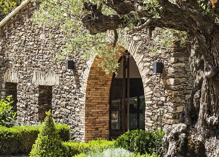 Domaine Les Mesanges بيت ضيافة 4*