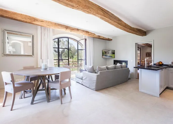 Domaine Les Mesanges 4*